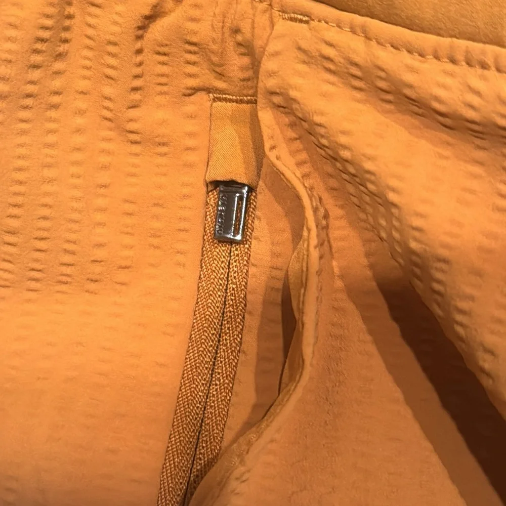 Athleta Textured Brooklyn Short Size 16 Gold Orange‎ Color